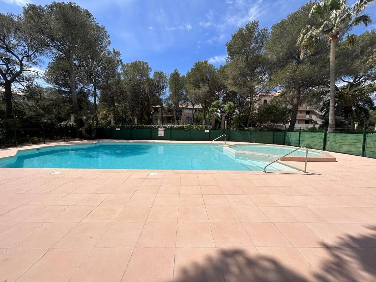 Appartement 2 Pieces Avec Terrasse Et Parking A 400M De La Plage - Saint Aygulf - Fr-1-226A-88 Экстерьер фото